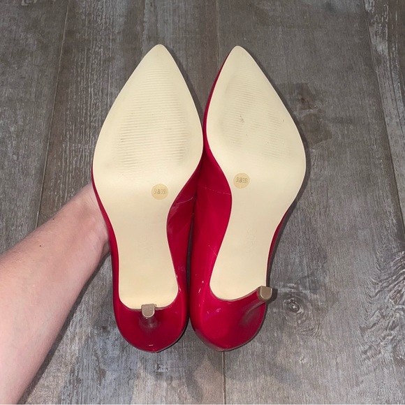 NWOT BCBG PARIS patent leather pumps - Picture 10 of 11